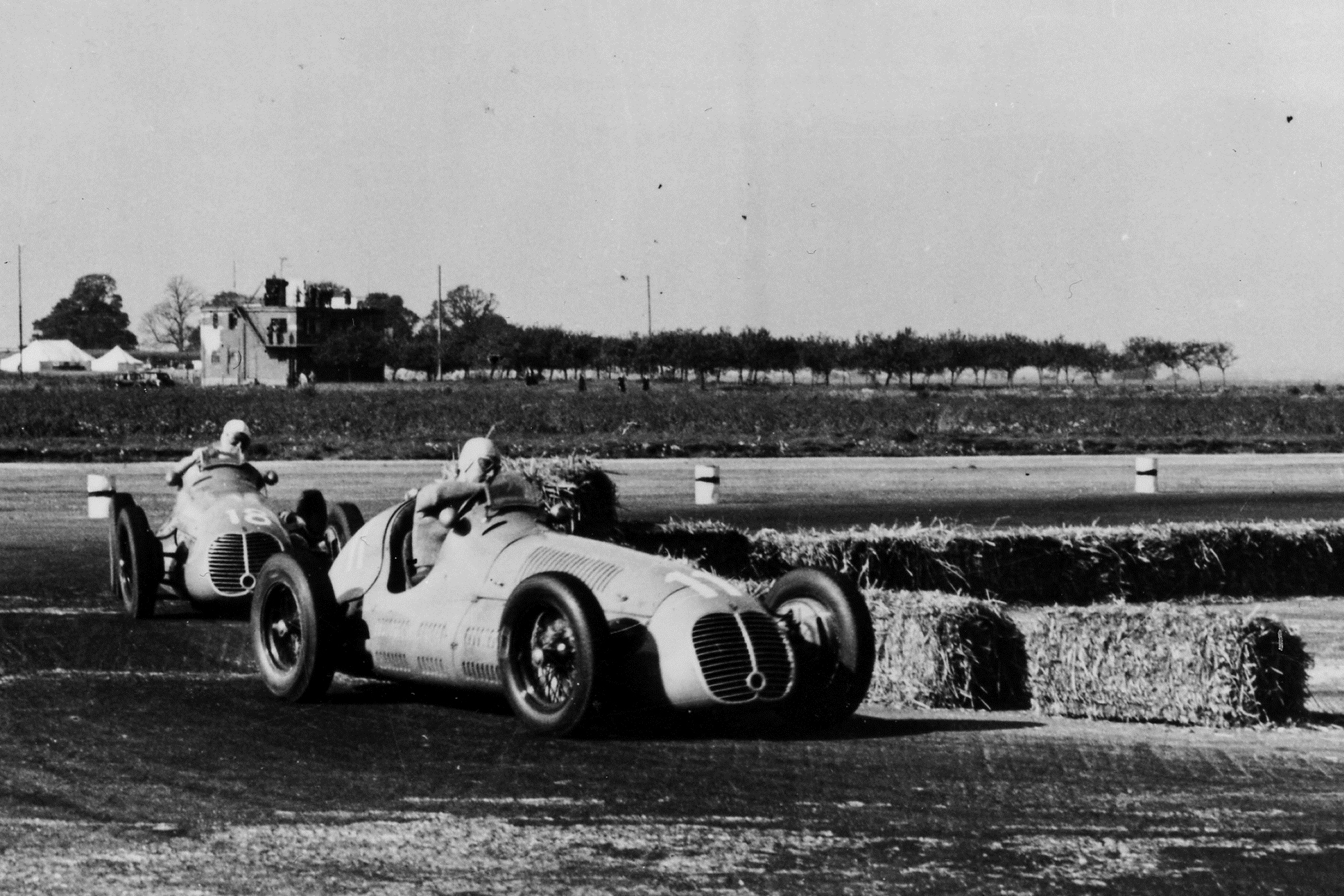 3-Silverstone-50-Luigi-Villoresi-wins-the-inaugural-Grand-Prix-at-Silverstone-in-1948.jpg