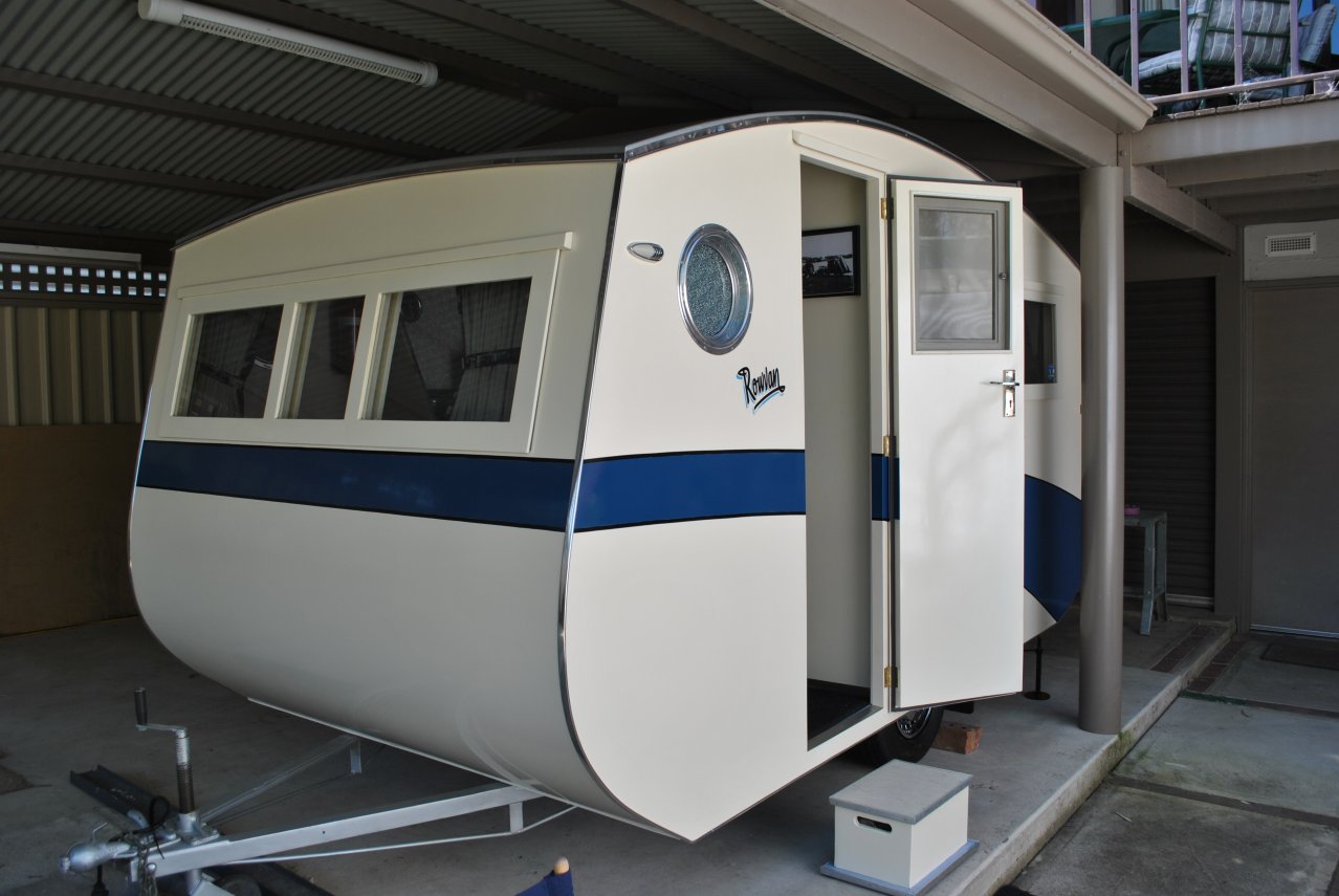 Rowvan vintage caravan - 01.JPG