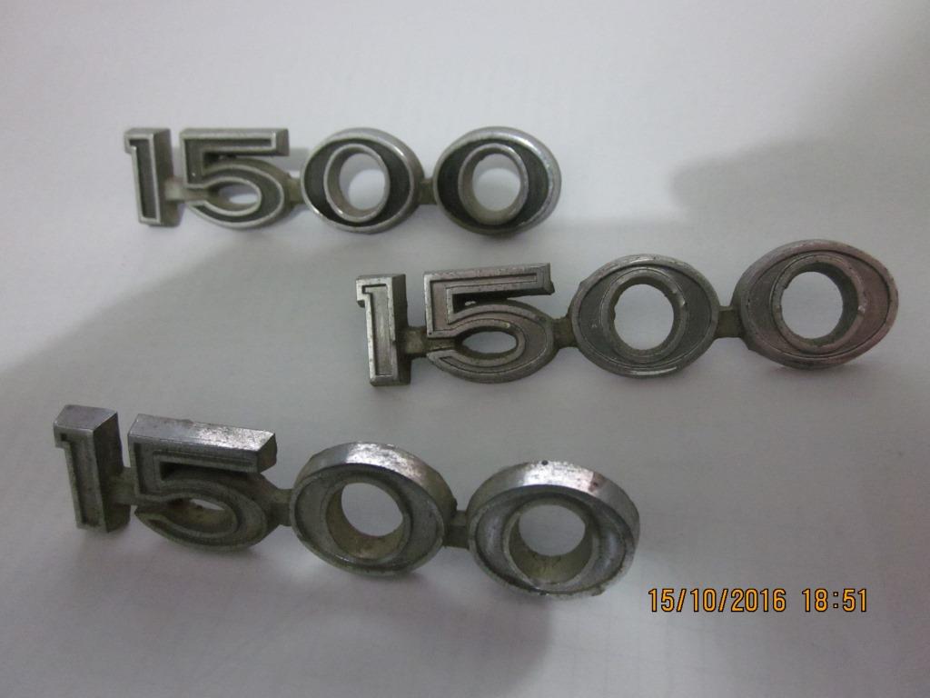 Bellett sedan 1500 badges_1.JPG