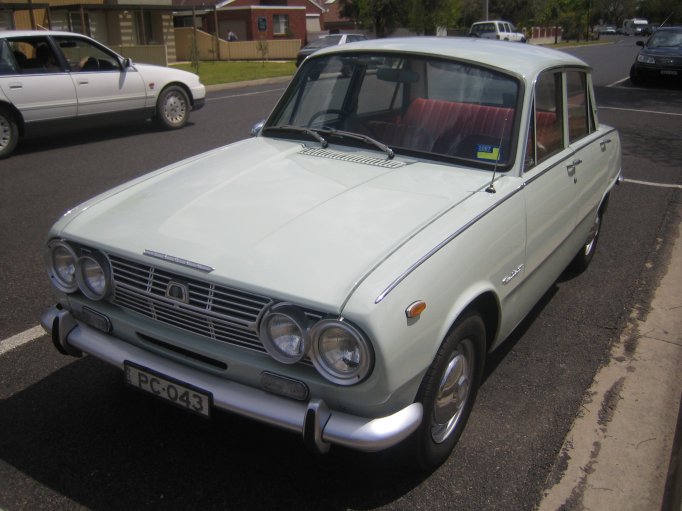 052 - George Cole's 1965 Bellett sedan.JPG