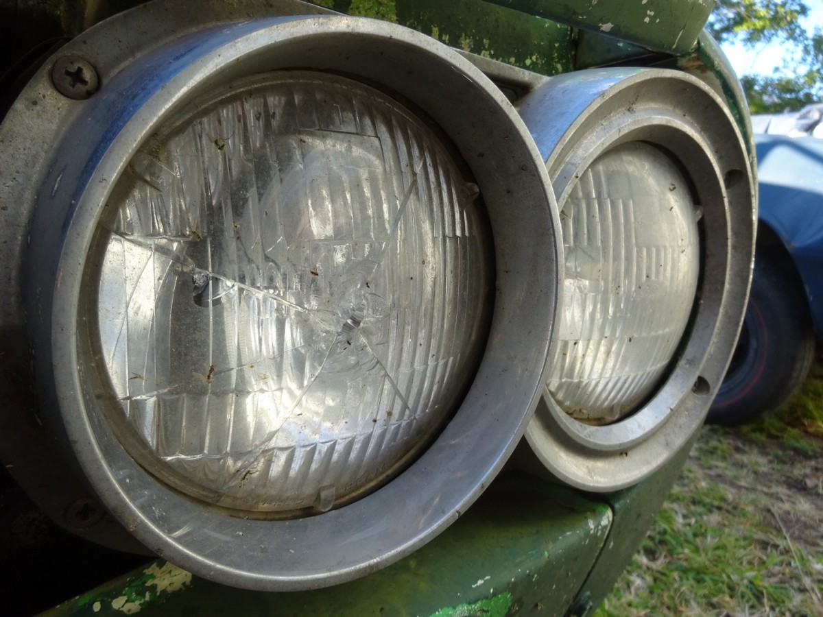 Broken headlight (2).jpg