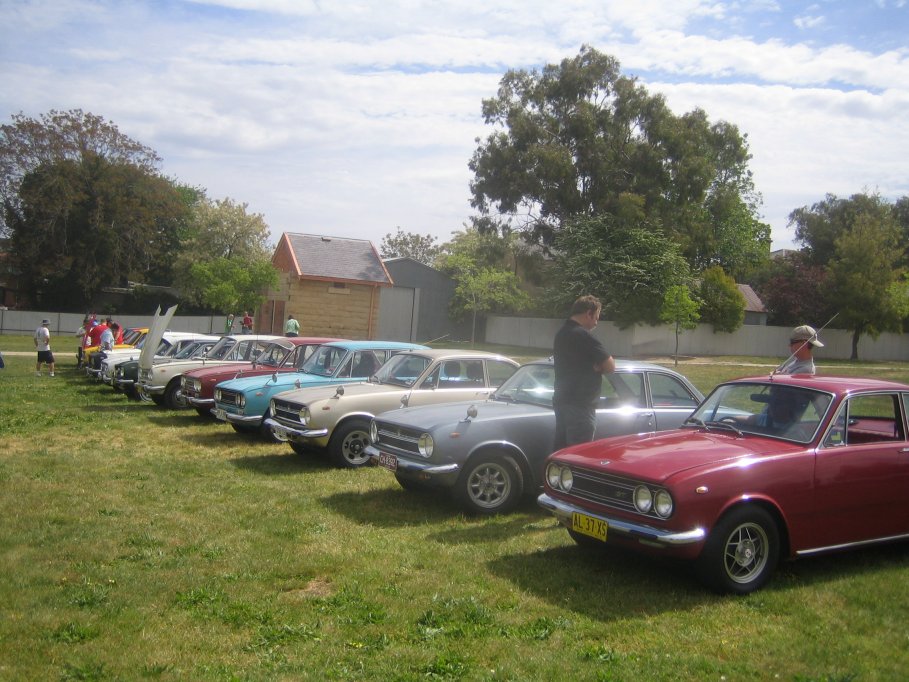 Bellett Nationals 25 - Belletts in a park.JPG