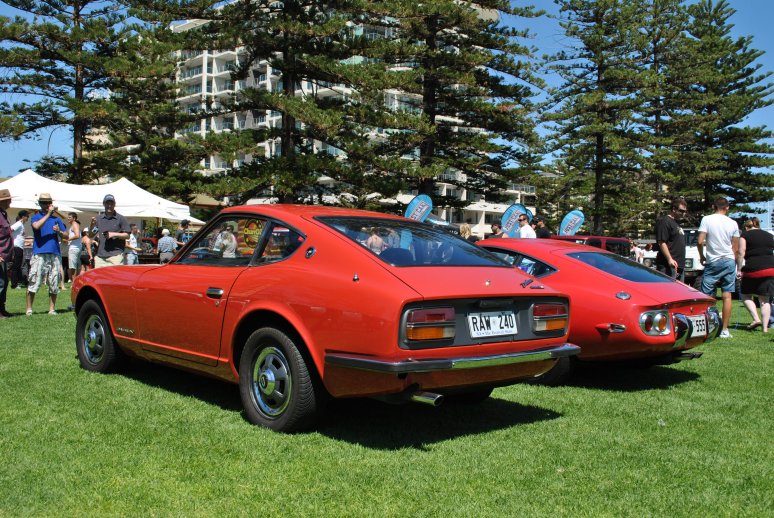 Toyota 2000GT with Datsun 240Z - 03.JPG