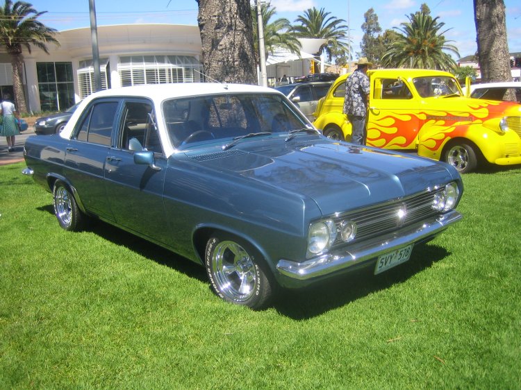 Holden HR with killer blue Commodore colour and Dragway Splats.JPG