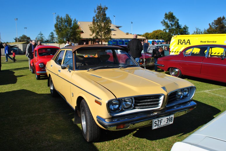 Toyota Corona Mark II - 01.JPG