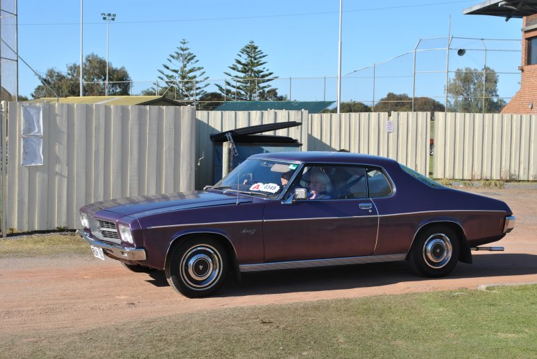 Holden HQ Monaro LS - 01.JPG