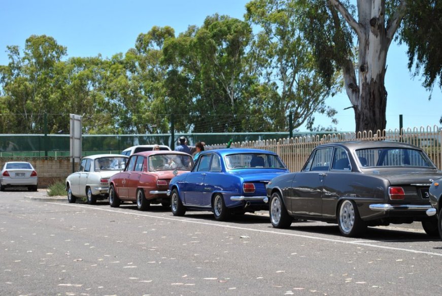 13 - Mannum - Laurie Stanton's auto, Dave's RatBellett, Bruno's GT and Paul's GT.JPG