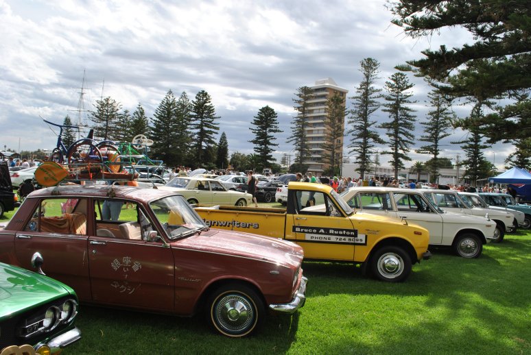 07 - Isuzu display - RatBellett, Wasp and Florians.JPG