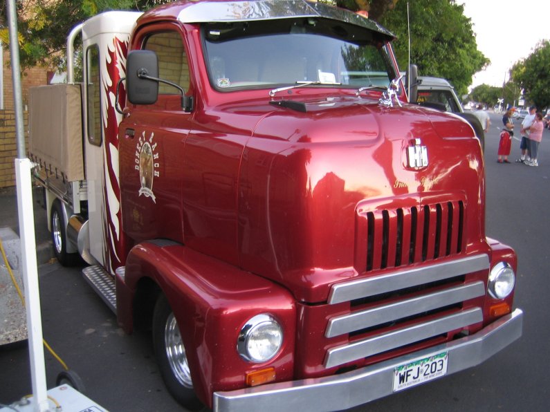 International rod truck.JPG