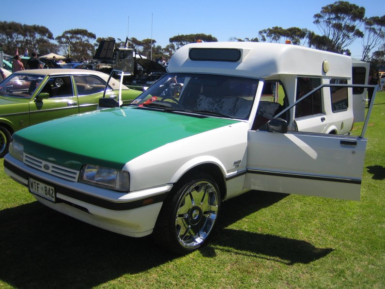 Ford XF Falcon ex-ambulance with 20in wheels and green shag pile carpet - 01.JPG