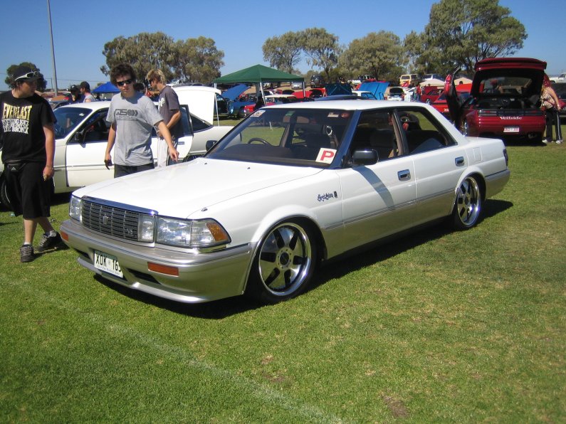 Toyota Crown.JPG