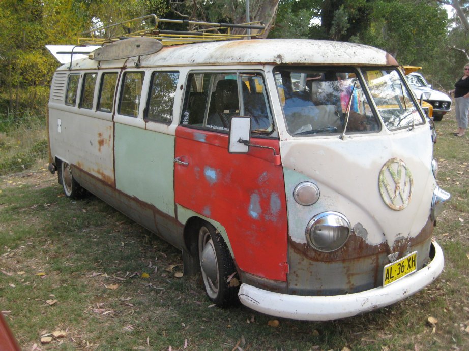 Volkwagen Kombi split window stretch rat van.JPG