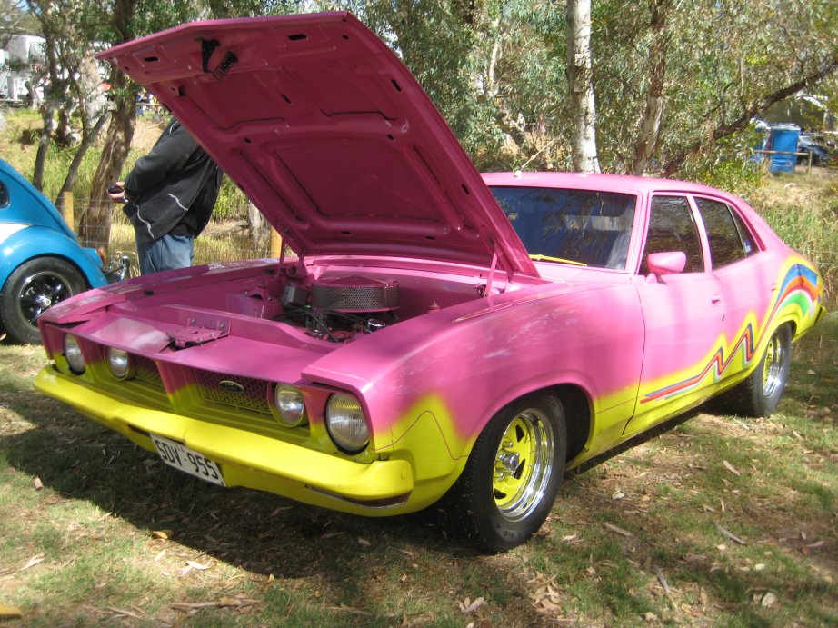 Ford XB Falcon sedan - Pink Bits 2 from Street Machine 1993 - 01.JPG