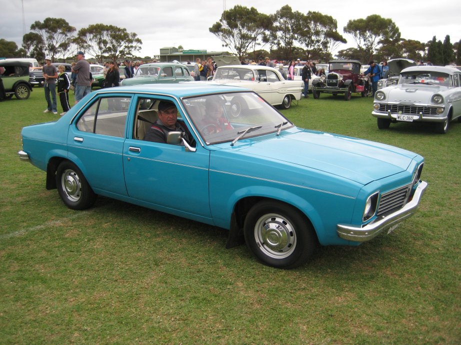 Holden LX Torana sedan.JPG