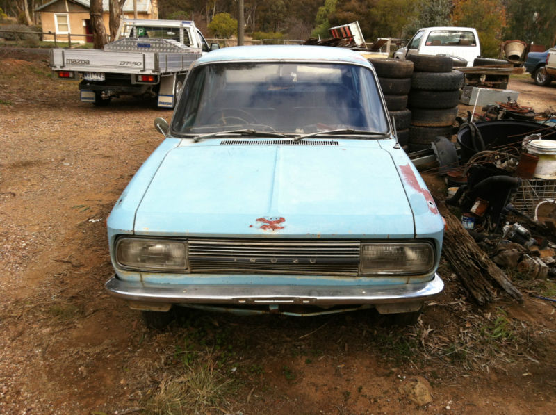 1969 Isuzu Florian 1600 Deluxe 1.jpg