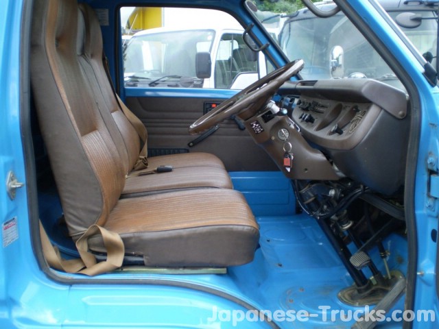 1985_isuzu_elf_KAD52N_4.jpg