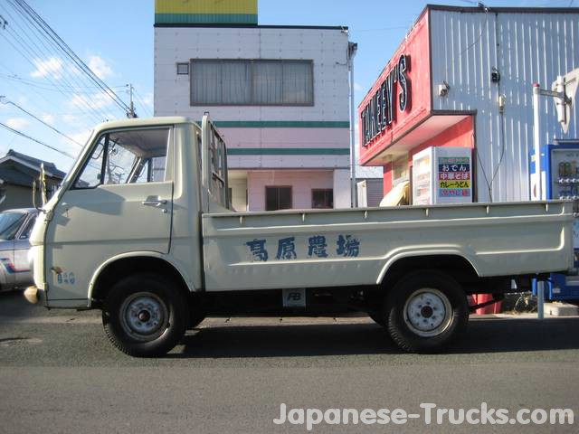 1968_Isuzu_Elf_KA20_Truck_3.jpg