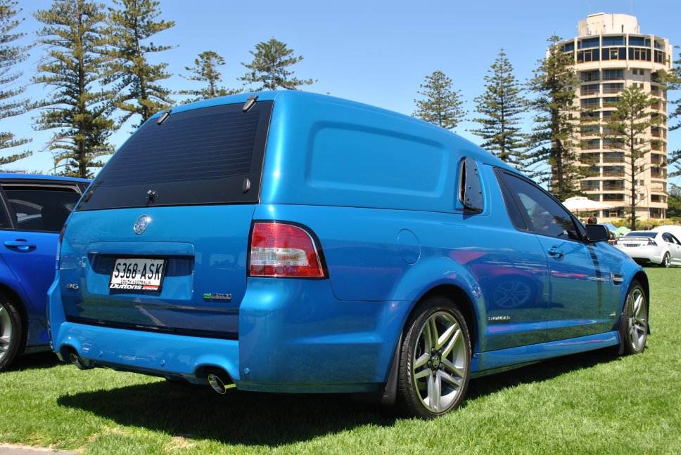 Holden VE Commodore SV6 Sandman - 09.JPG