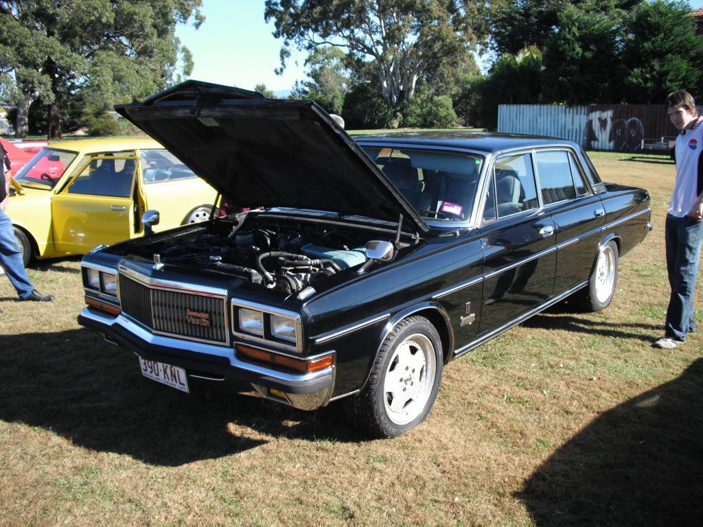 Nissan President Sovereign V8.JPG