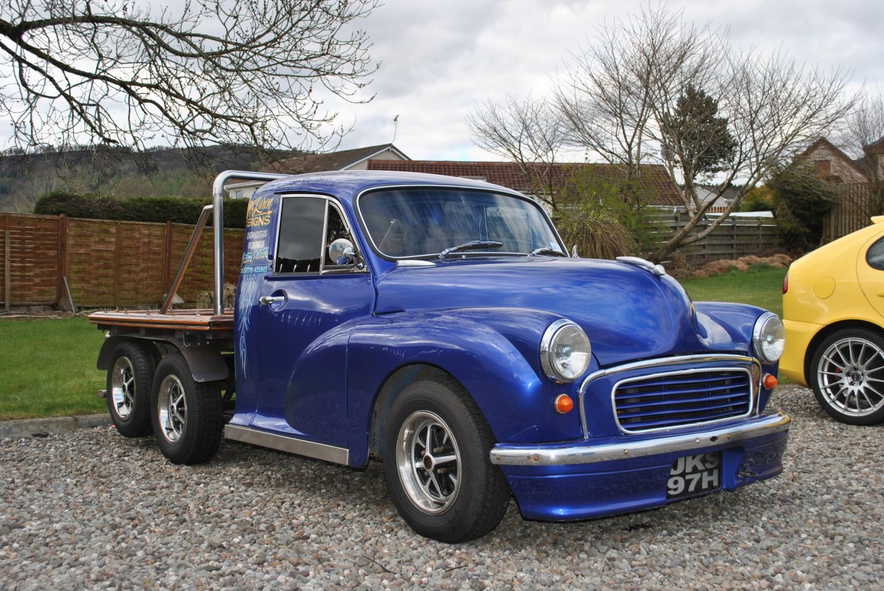 39 - drive to Edinburgh - Callendar - Morris Minor 6-wheel ute.JPG