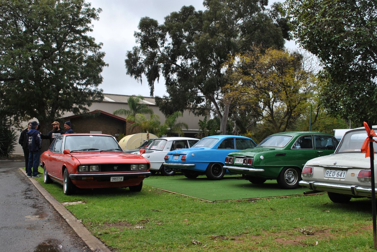 14 - Marion Holiday Park - Gary's 117 Coupe, plus Belletts and Bellett GTs.JPG