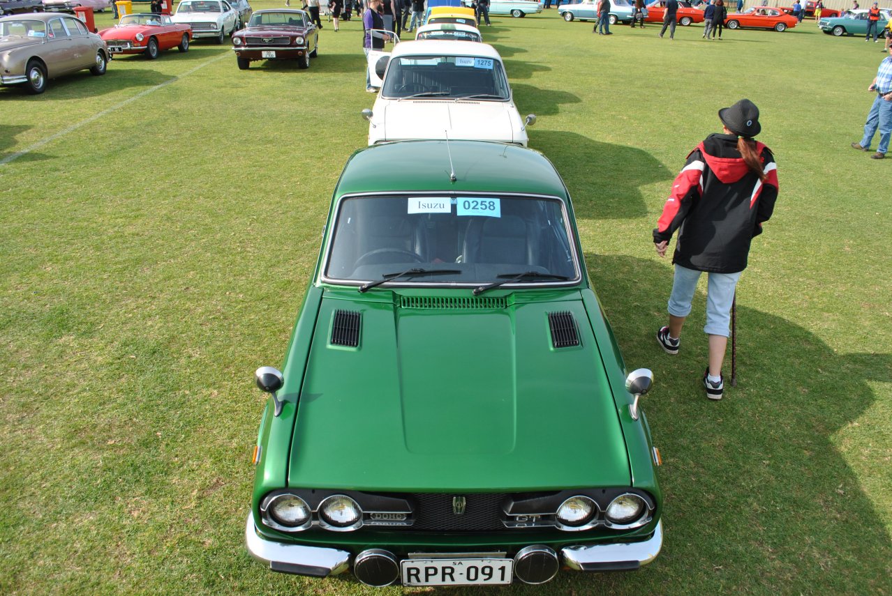 08 - Belletts lined up - Dave's GTR.JPG