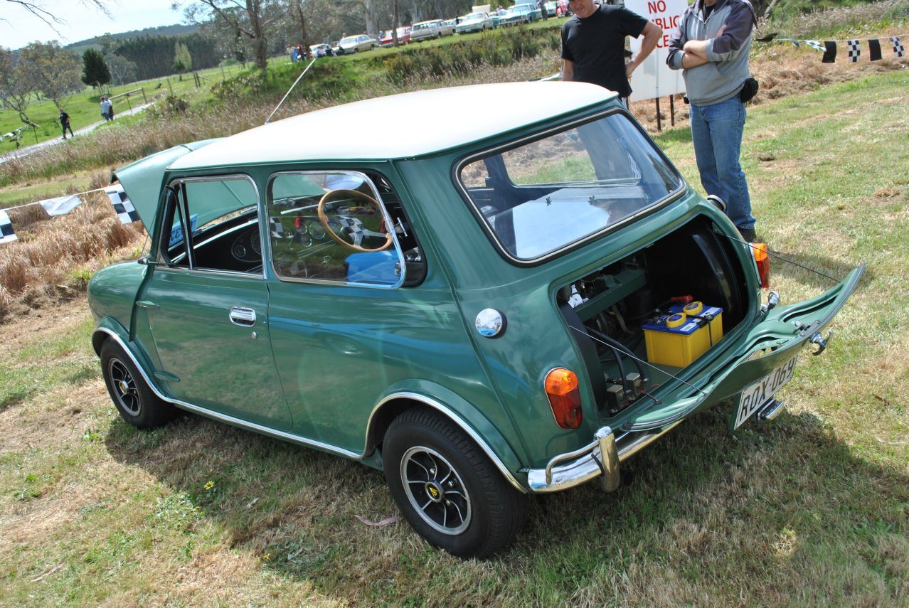 Morris Mini Cooper S replica - with Twini Mini set up - 03.JPG