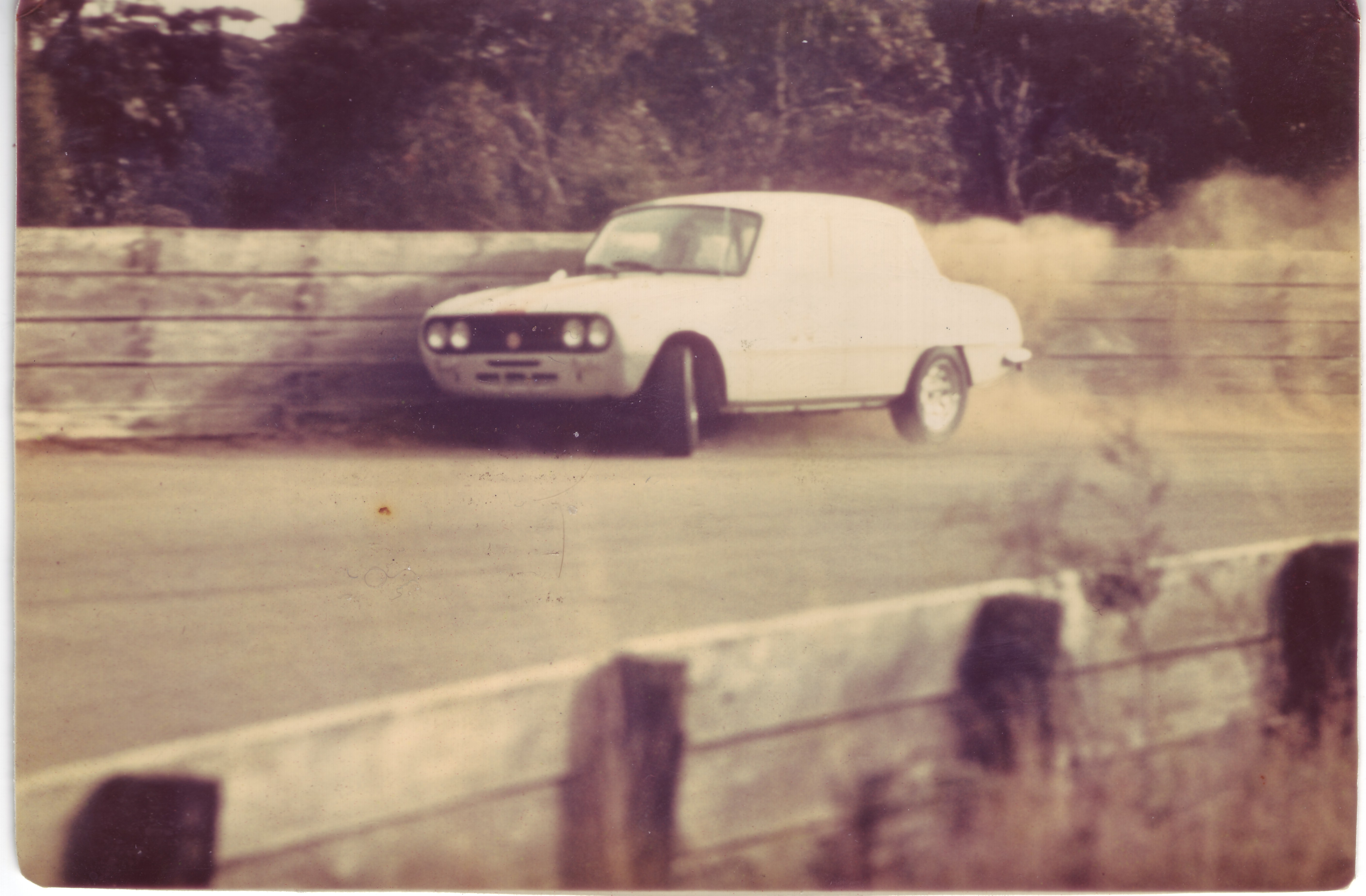 Ted Freemans ex Bob Drane Bellett into the wall at Katoomba - photo 1 of 3.jpg