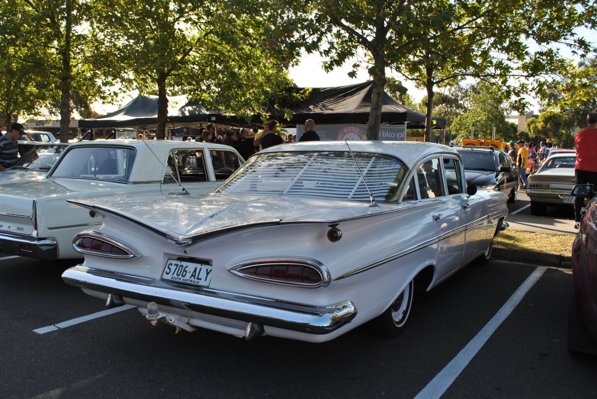 Chevrolet Impala - 1959 - Australian-assembled.JPG