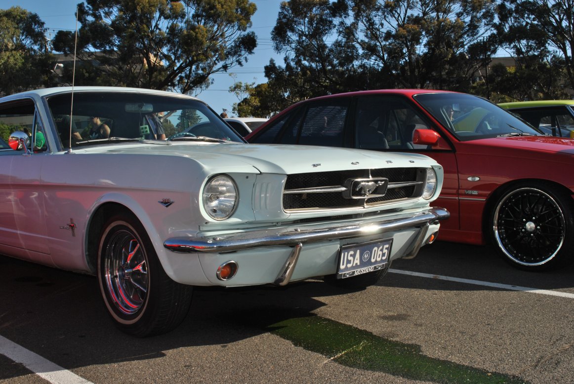 Ford Mustang pissing coolant.JPG