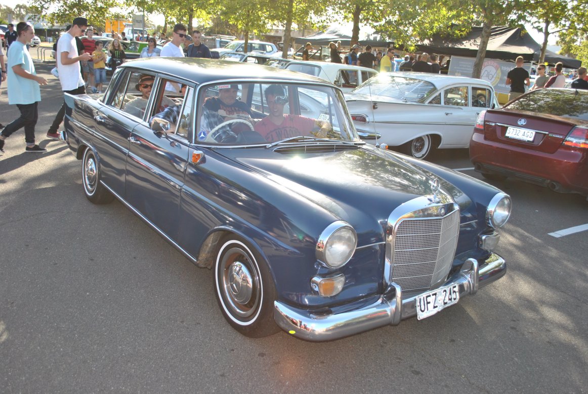 Mercedes Benz 190 'Finnie' - 01.JPG