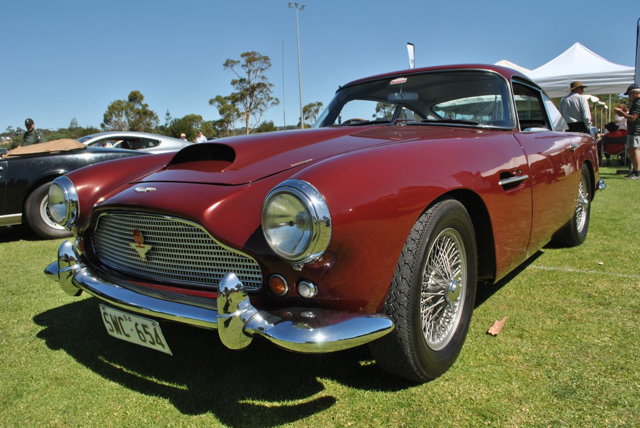 Aston Martin DB4 - red - 01.JPG