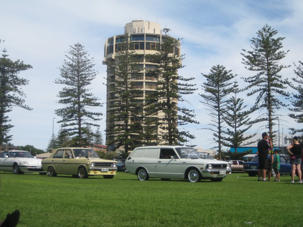 Toyota KE26 Corolla panelvan with Datsun 1200.JPG