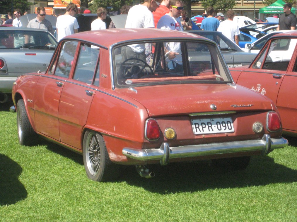 Isuzu Bellett - Chris' sedan.JPG