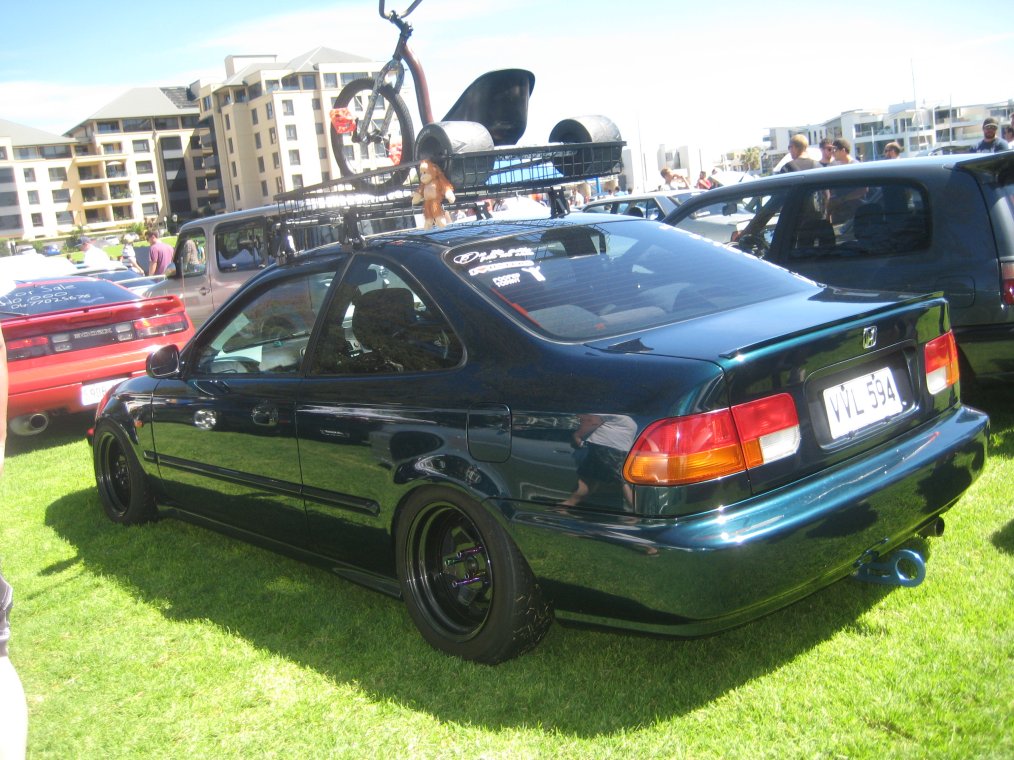 Honda EJ6 Civic coupe with Huffy Slider on roof - 02.JPG