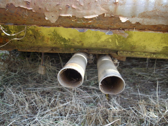 gt tailpipes (3)_resize.JPG