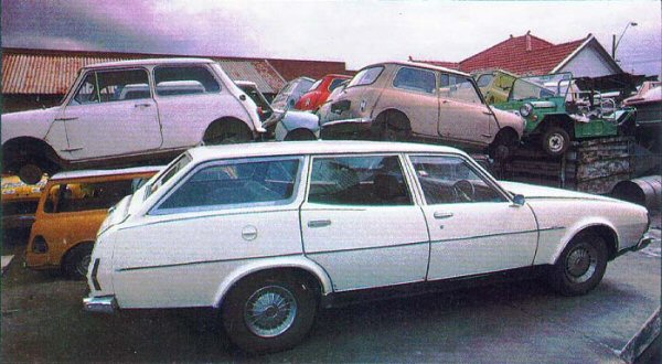Leyland P76 wagon - factory prototype - used adapted HG Holden tailgate.jpg