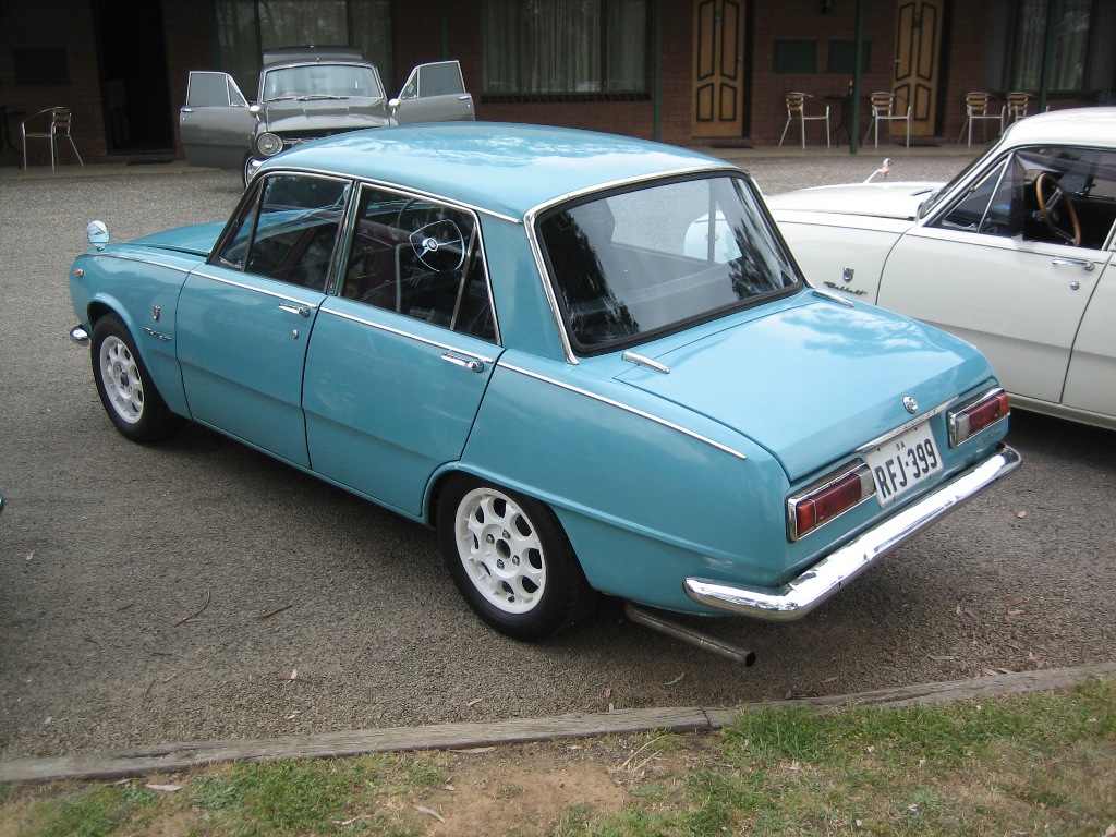 1968 Bellett at Nationals 2008 side.jpg