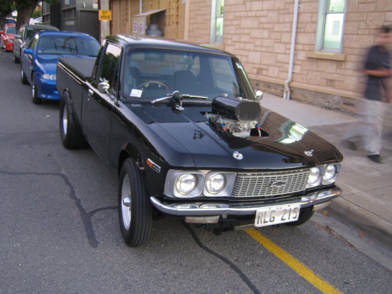 Chevrolet LUV with huge motor and fats - 01.JPG