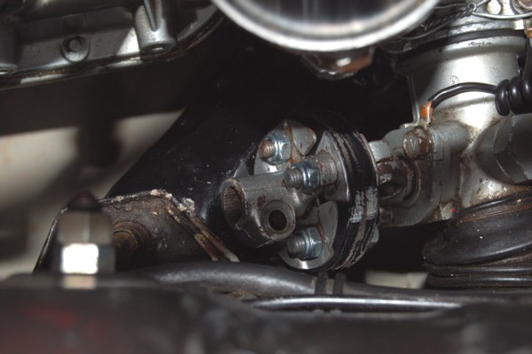 re-aligning steering bush 080612.jpg